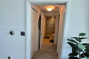 325 S Biscayne Blvd, Miami, FL 33131 - Photo 25