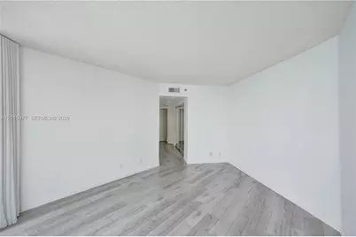 16425 Collins Ave #2715, Sunny Isles Beach, FL 33160 - Photo 13