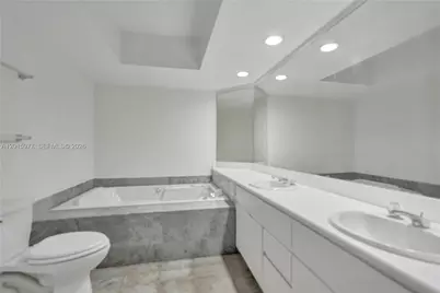 16425 Collins Ave #2715, Sunny Isles Beach, FL 33160 - Photo 19