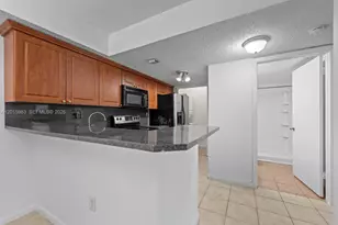 7200 NW 179th St, Hialeah, FL 33015 - Photo 11