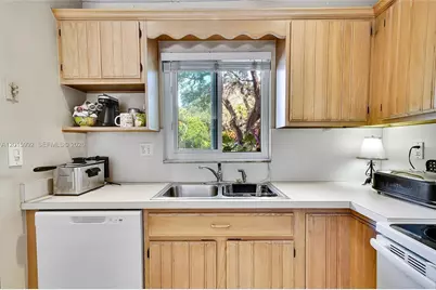 3300 Atlanta St #15F, Hollywood, FL 33021 - Photo 9