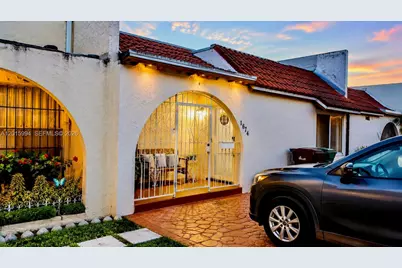 1734 W 57th Ter, Hialeah, FL 33012 - Photo 17
