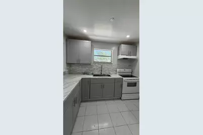 7101 Byron Ave #201, Miami Beach, FL 33141 - Photo 3
