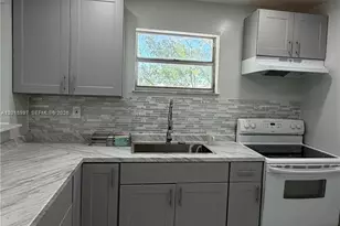 7101 Byron Ave, Miami Beach, FL 33141 - Photo 3