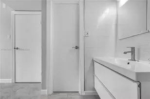 16565 NE 26th Ave, North Miami Beach, FL 33160 - Photo 23