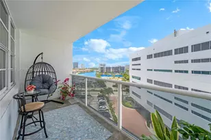 3725 S Ocean Dr, Hollywood, FL 33019 - Photo 1