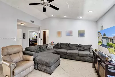 11730 NW 12th St, Pembroke Pines, FL 33026 - Photo 9