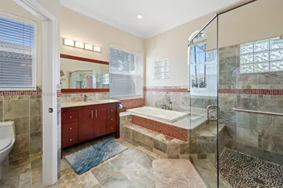 2538 Eagle Run Dr, Weston, FL 33327 - Photo 31
