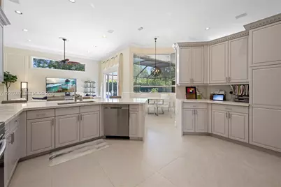 2538 Eagle Run Dr, Weston, FL 33327 - Photo 13
