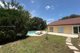 11143 E Model Cir E, Boca Raton, FL 33428 - Photo 23