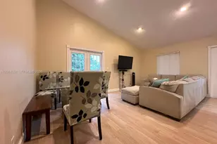 11143 E Model Cir E, Boca Raton, FL 33428 - Photo 3