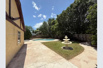 11143 E Model Cir E, Boca Raton, FL 33428 - Photo 29