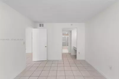 345 Ocean Dr #424, Miami Beach, FL 33139 - Photo 11