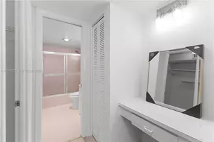 345 Ocean Dr, Miami Beach, FL 33139 - Photo 11