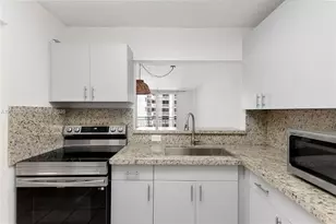 345 Ocean Dr, Miami Beach, FL 33139 - Photo 3