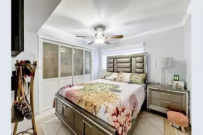1652 W 42nd Pl #2, Hialeah, FL 33012 - Photo 15