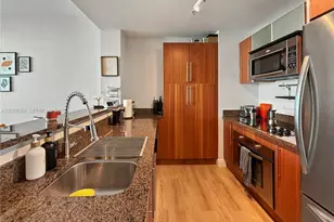 300 S Biscayne Blvd, Miami, FL 33131 - Photo 7
