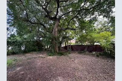 1036 NW 64th St, Miami, FL 33150 - Photo 7