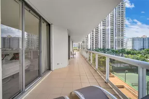 20191 E Country Club Dr, Aventura, FL 33180 - Photo 21