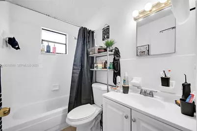 2352 NW 102nd St, Miami, FL 33147 - Photo 33