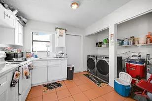 2352 NW 102nd St, Miami, FL 33147 - Photo 43