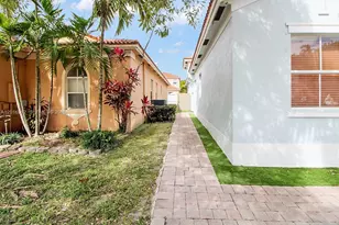 2120 NE 37th Rd, Homestead, FL 33033 - Photo 5