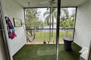 2236 N Cypress Bend Dr, Pompano Beach, FL 33069 - Photo 3