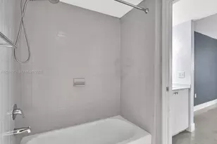 816 NW 11th St, Miami, FL 33136 - Photo 21