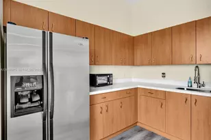 816 NW 11th St, Miami, FL 33136 - Photo 41