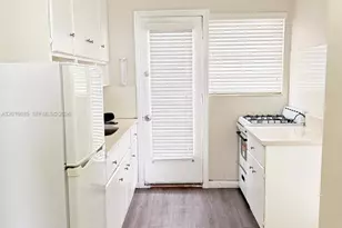 1007 Meridian Ave, Miami Beach, FL 33139 - Photo 5