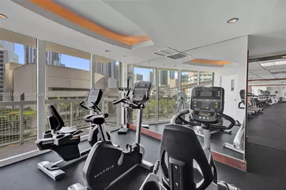 31 SE 5th St #2305, Miami, FL 33131 - Photo 37