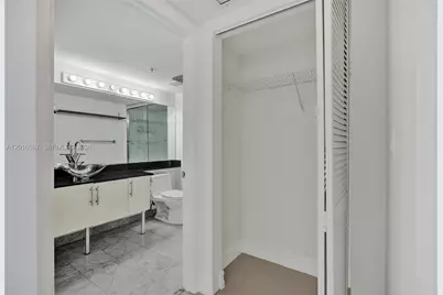 31 SE 5th St #2305, Miami, FL 33131 - Photo 29