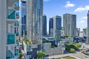 31 SE 5th St, Miami, FL 33131 - Photo 21