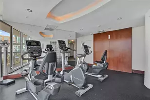 31 SE 5th St, Miami, FL 33131 - Photo 31