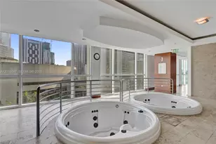 31 SE 5th St, Miami, FL 33131 - Photo 31