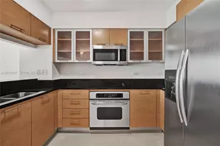 31 SE 5th St, Miami, FL 33131 - Photo 15