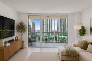 31 SE 5th St, Miami, FL 33131 - Photo 3