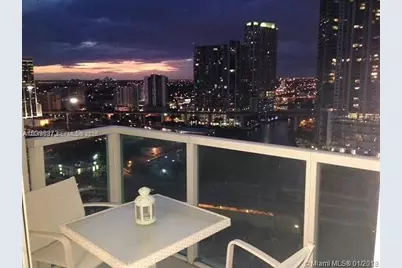 31 SE 5th St #2305, Miami, FL 33131 - Photo 1