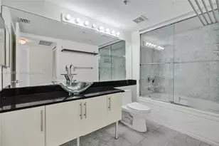 31 SE 5th St, Miami, FL 33131 - Photo 21