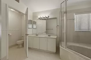 12511 NW 10th St, Sunrise, FL 33323 - Photo 11