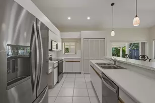 12511 NW 10th St, Sunrise, FL 33323 - Photo 7