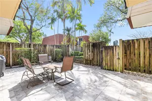 9950 NW 6th Pl, Plantation, FL 33324 - Photo 5