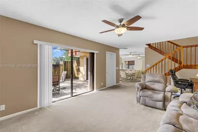 9950 NW 6th Pl, Plantation, FL 33324 - Photo 5