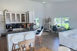6389 NW 109th Ave, Doral, FL 33178 - Photo 5