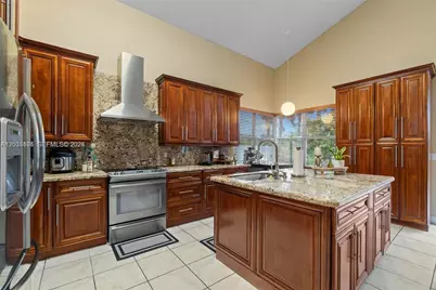 15522 NW 12th Ct, Pembroke Pines, FL 33028 - Photo 7