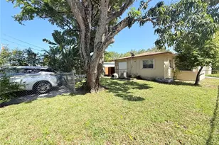 825 S 20th Ave, Hollywood, FL 33020 - Photo 9