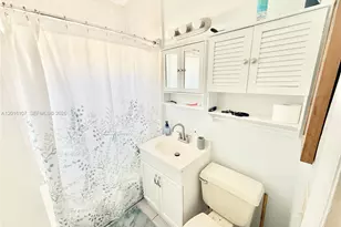 825 S 20th Ave, Hollywood, FL 33020 - Photo 17