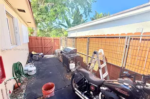 825 S 20th Ave, Hollywood, FL 33020 - Photo 21