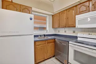 3048 E Sunrise Lakes Dr, Sunrise, FL 33322 - Photo 7