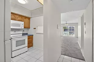 3048 E Sunrise Lakes Dr, Sunrise, FL 33322 - Photo 3